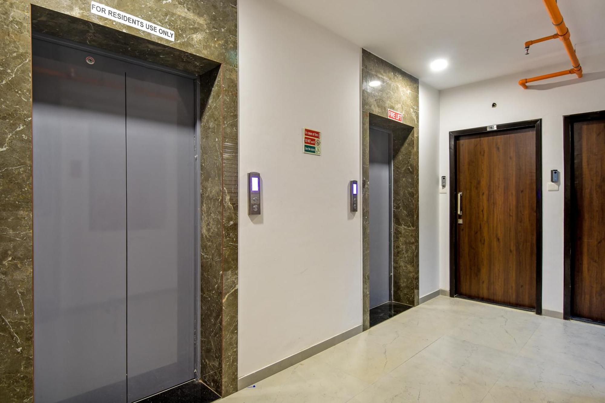 Hsquare Luxury Apartments Goregaon Mumbai  Kamer foto