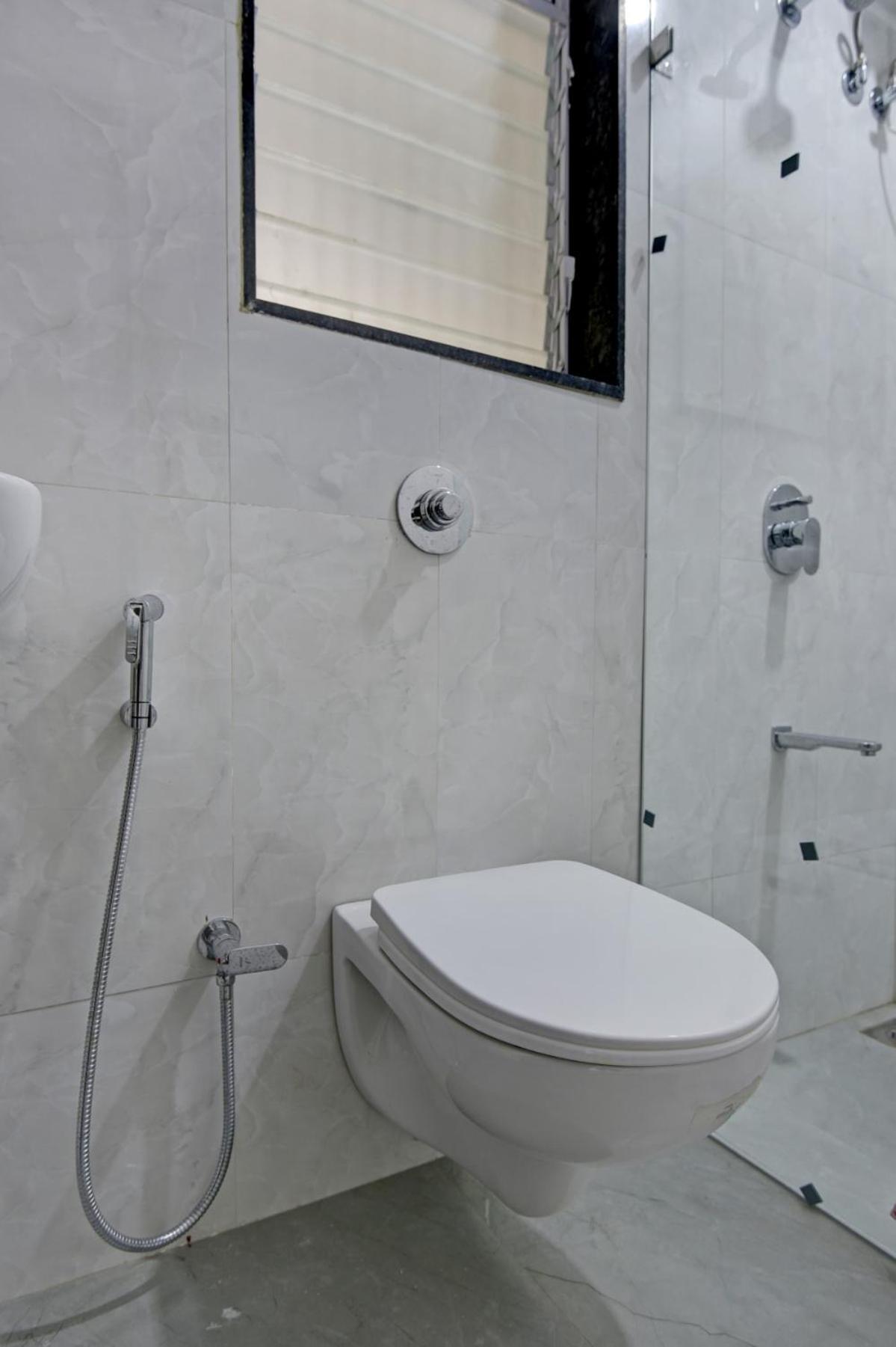 Hsquare Luxury Apartments Goregaon Mumbai  Buitenkant foto